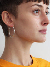 Load image into Gallery viewer, Fine Twist Hoop Earrings, Gold
