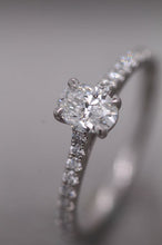 Load image into Gallery viewer, Platinum, 0.50ct E VS2 Mined Diamond Ring