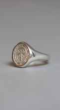 Load image into Gallery viewer, University of Kent Small Signet Ring, Sterling Silver