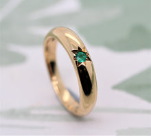 Load image into Gallery viewer, 9ct Yellow Gold, Star-Set Emerald Ring