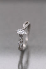 Load image into Gallery viewer, Platinum, 0.30ct E Si1 Mined Diamond Ring
