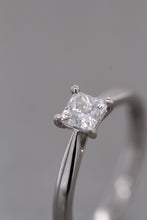 Load image into Gallery viewer, Platinum, 0.60ct E VS1 Mined Diamond Ring