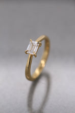 Load image into Gallery viewer, 18ct Yellow Gold, 0.60ct E VS2 Mined Diamond Ring