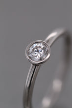 Load image into Gallery viewer, Platinum, 0.30ct E VS2 Mined Diamond Ring