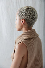 Load image into Gallery viewer, Hexagon Hoops Oversized, Goldplate
