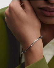 Load image into Gallery viewer, Air Bangle Small, Silver
