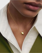 Load image into Gallery viewer, Wave Necklace, Goldplate
