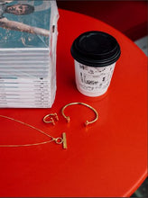 Load image into Gallery viewer, Ridged T-Bar Necklace, Goldplate
