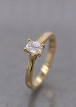 Load image into Gallery viewer, 18ct Yellow Gold, 0.45ct E VS1 Laboratory Grown Diamond Ring
