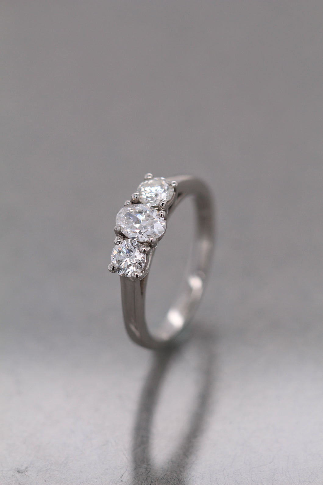 Platinum, 0.90tcw F SI1 Diamond Trilogy Ring