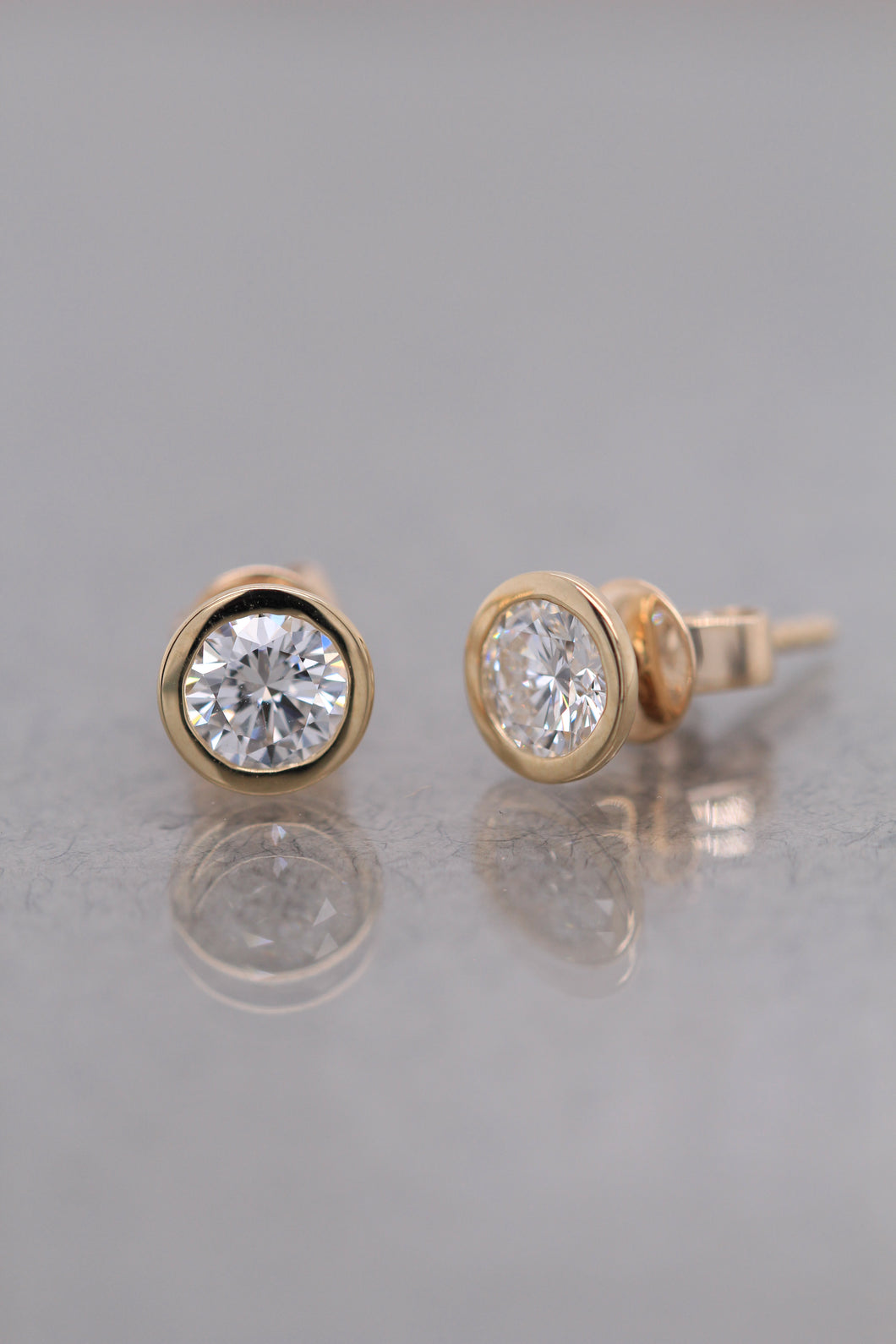 9ct Yellow Gold, 1.01tcw D VS1 Laboratory Grown Diamond Earrings